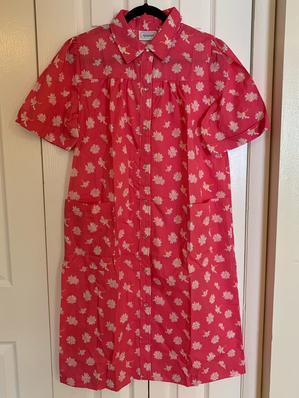 Women’s Pink Daisy Button-Front Housedress with Pockets